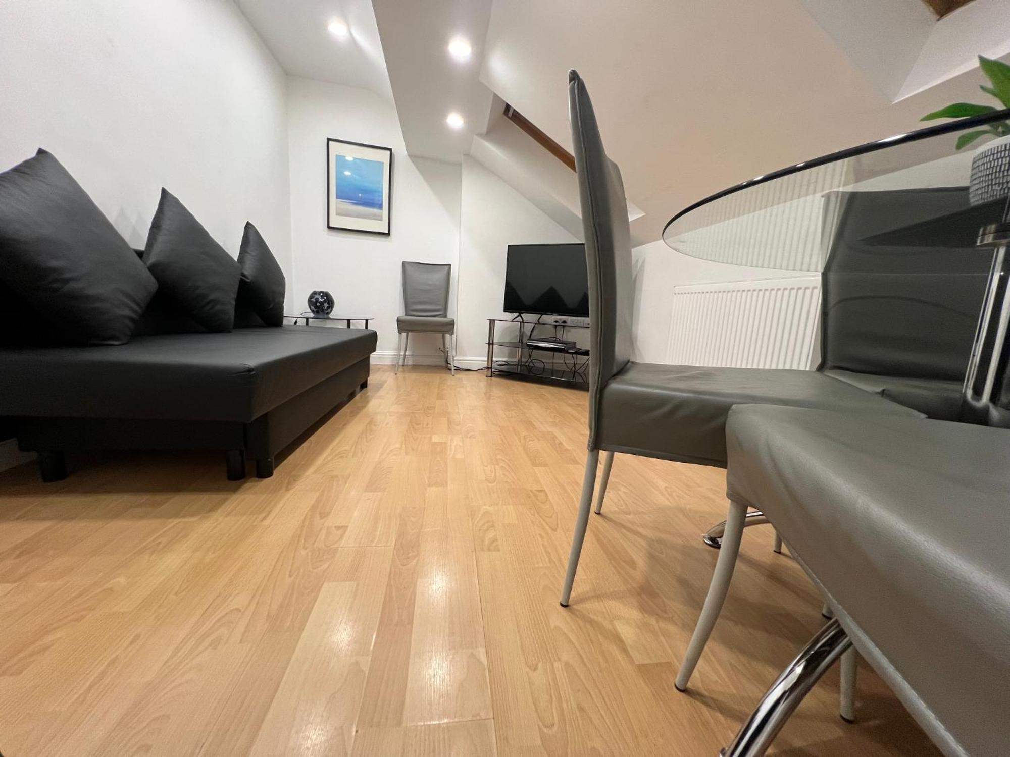 Cosy Penthouse Suite Happily Sleeps Up To Five هاليفاكس المظهر الخارجي الصورة